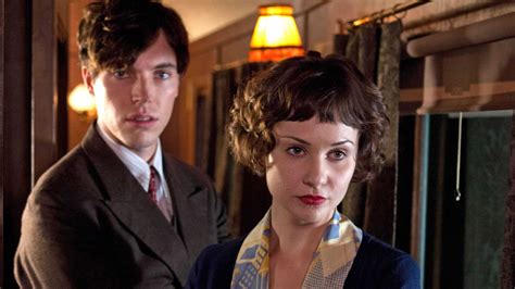 The Lady Vanishes - ein Meisterwerk des Suspense mit einer Prise britischer Humor!